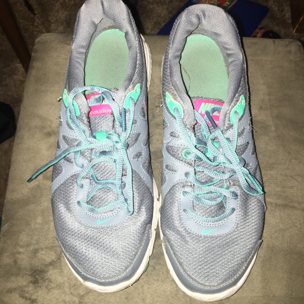 Nike’s - Picture 3 of 3